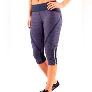 Lululemon Run Pace Cropped leggings in Navy/Purple Striped Pattern